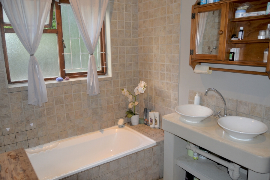 3 Bedroom Property for Sale in Sandbaai Western Cape